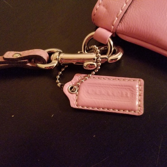 NWOT Coach Wristlet - Picture 3 of 3